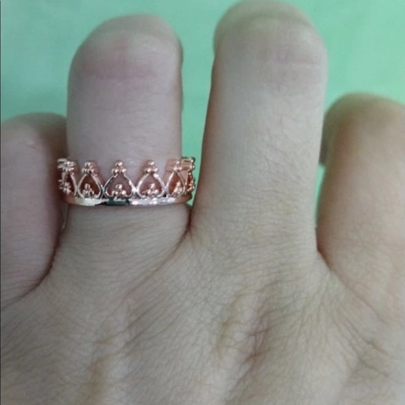 New Women’s Rose Gold Plated Crown Princess Ring - Picture 2 of 2